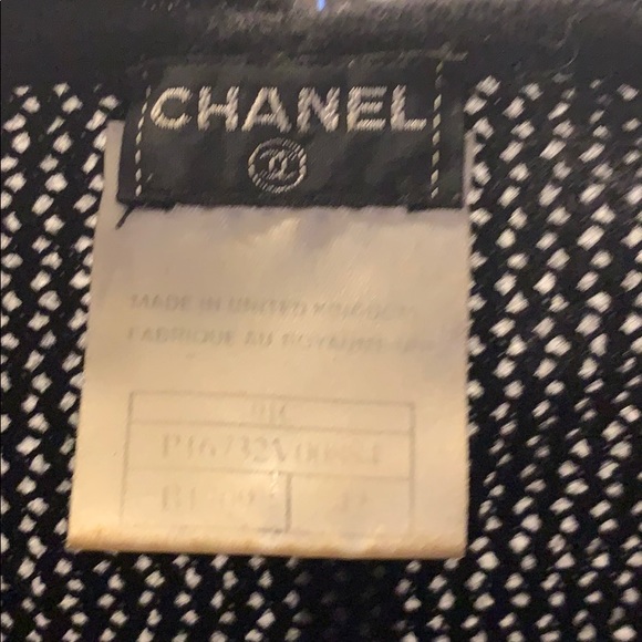 Vintage Cashmere Chanel sweater - Picture 4 of 5